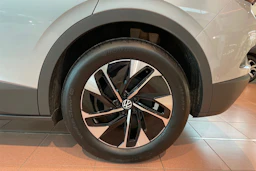 harmaa Volkswagen ID.4 2026 kuva 10.