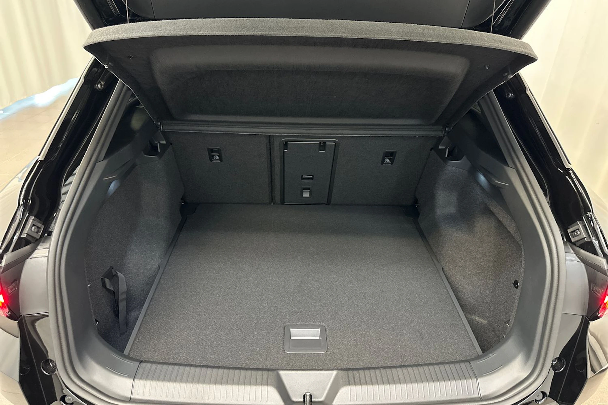 musta Volkswagen ID.4 2026 kuva 11.