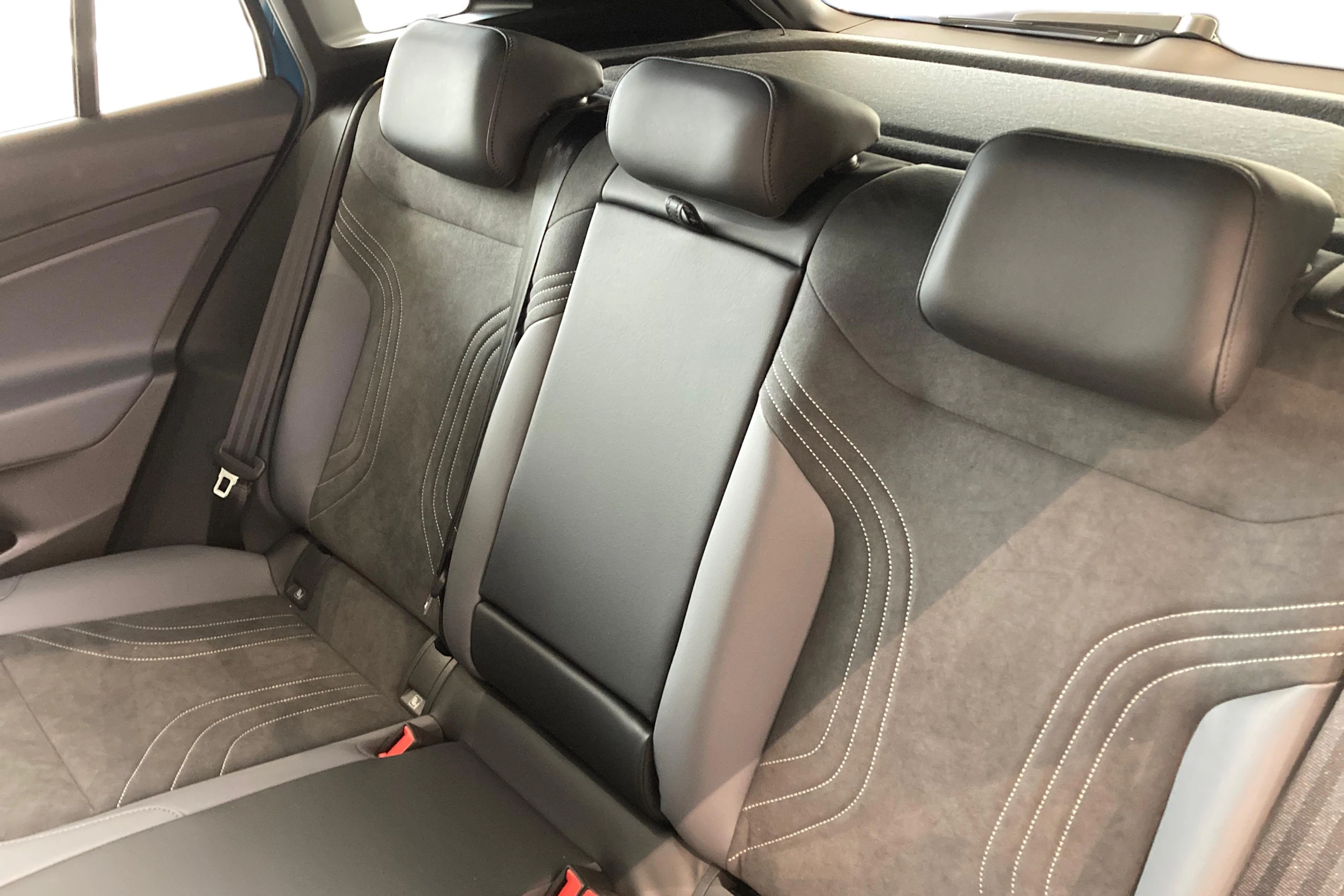 sininen Volkswagen ID.4 2026 kuva 6.