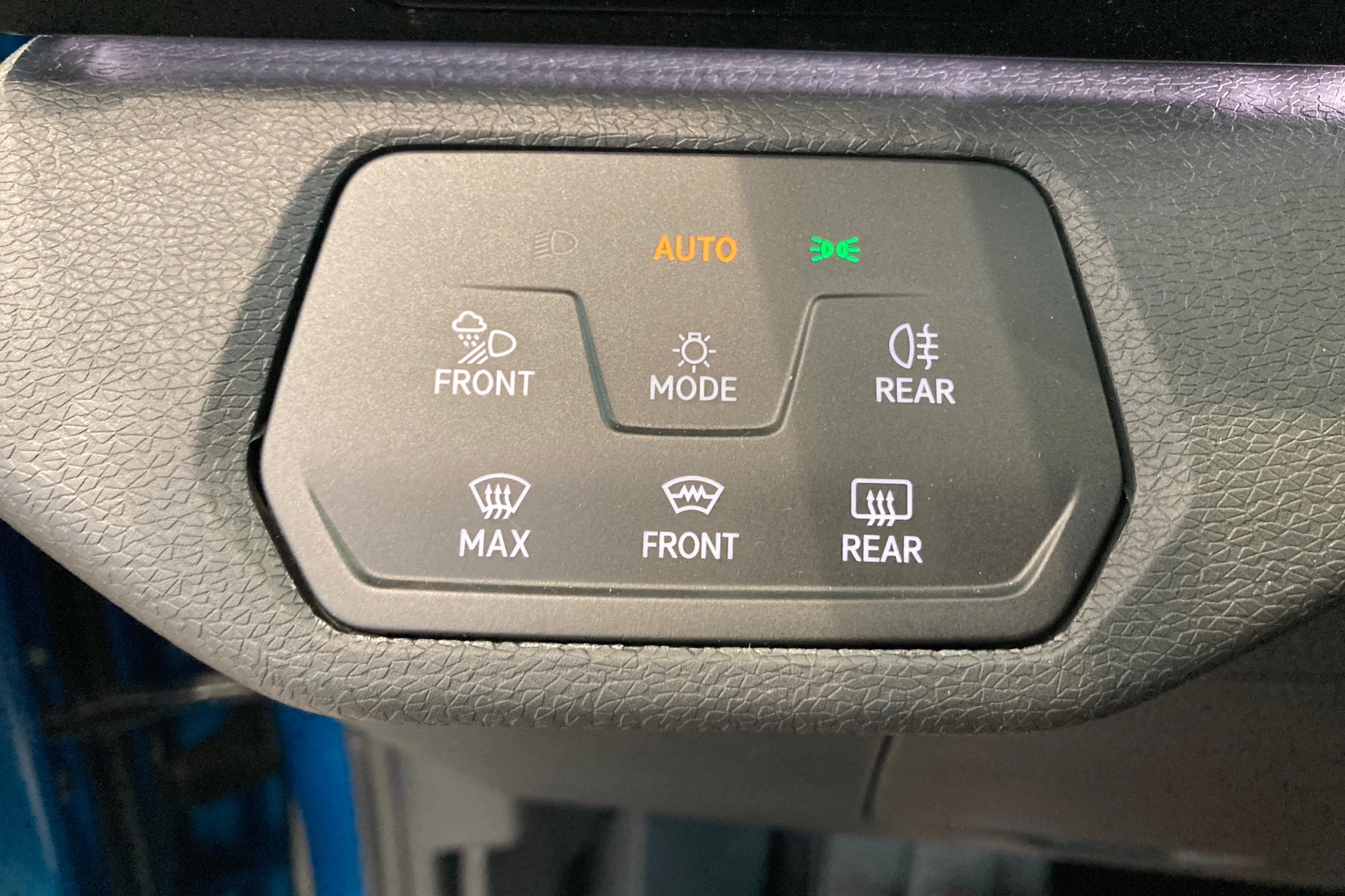 sininen Volkswagen ID.4 2026 kuva 13.