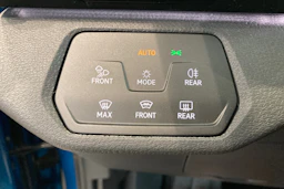 sininen Volkswagen ID.4 2026 kuva 13.