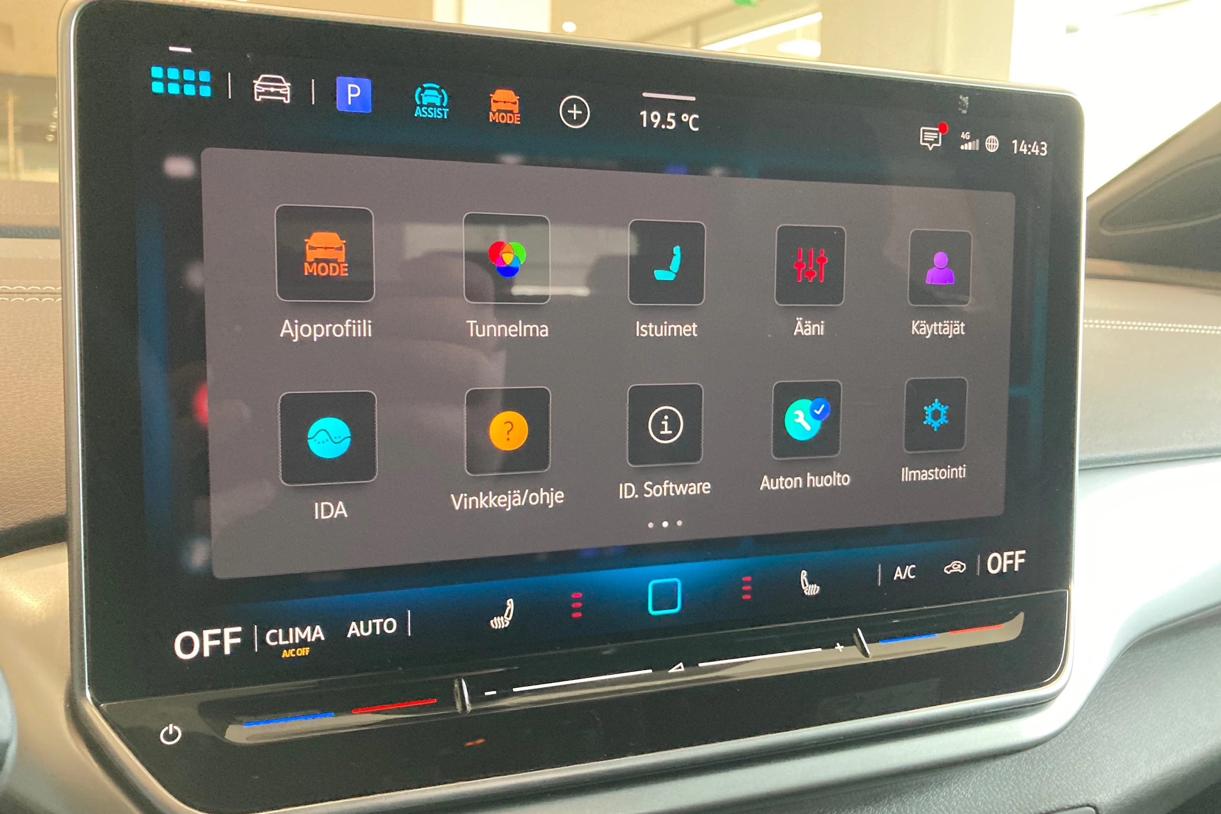 sininen Volkswagen ID.4 2026 kuva 17.