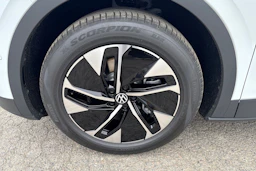 valkoinen Volkswagen ID.4 2026 kuva 10.