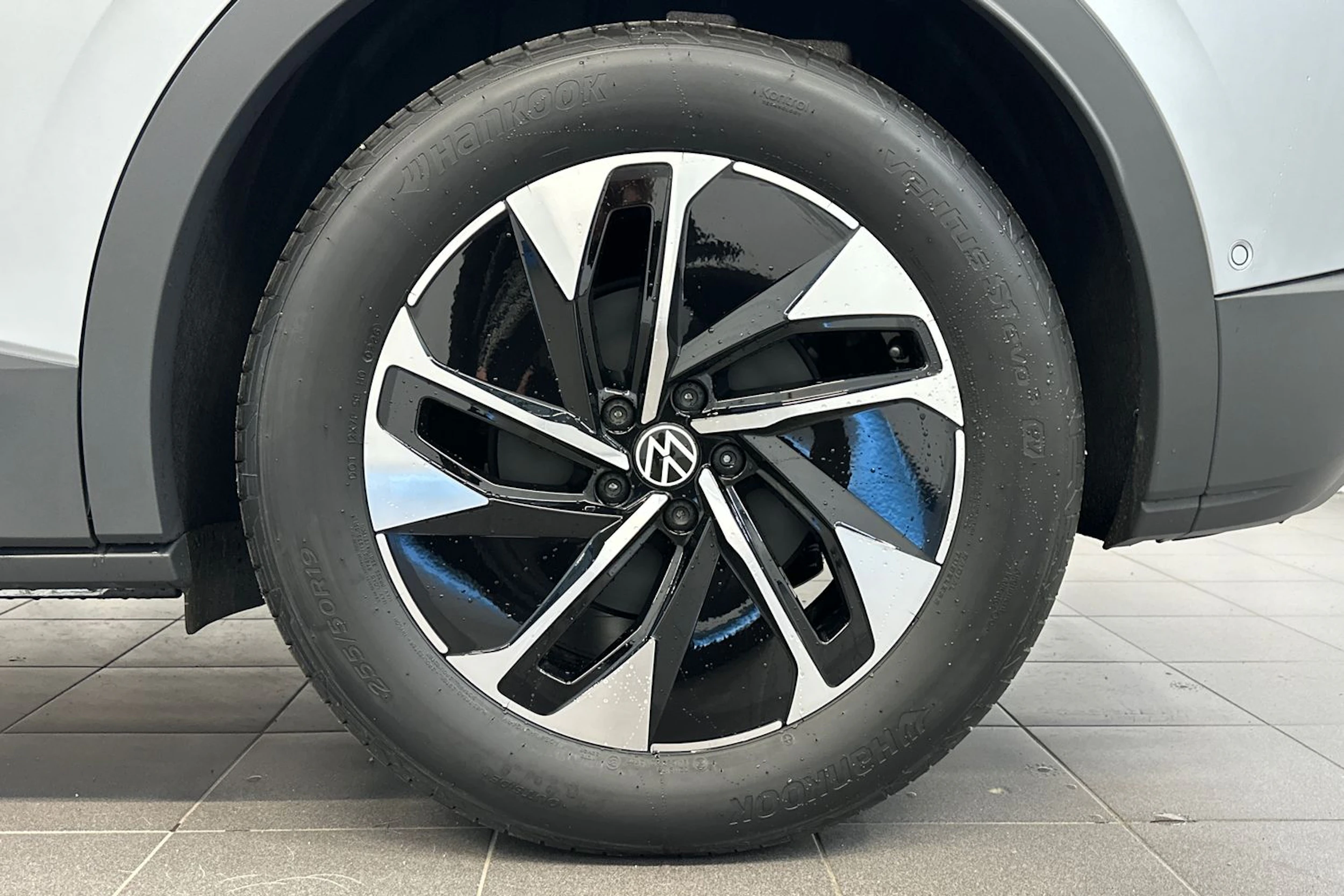 harmaa Volkswagen ID.4 2026 kuva 10.