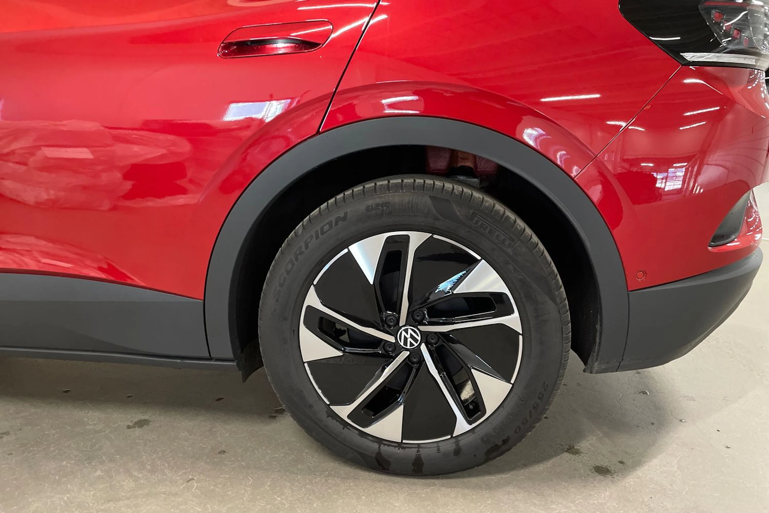 punainen Volkswagen ID.4 2026 kuva 10.