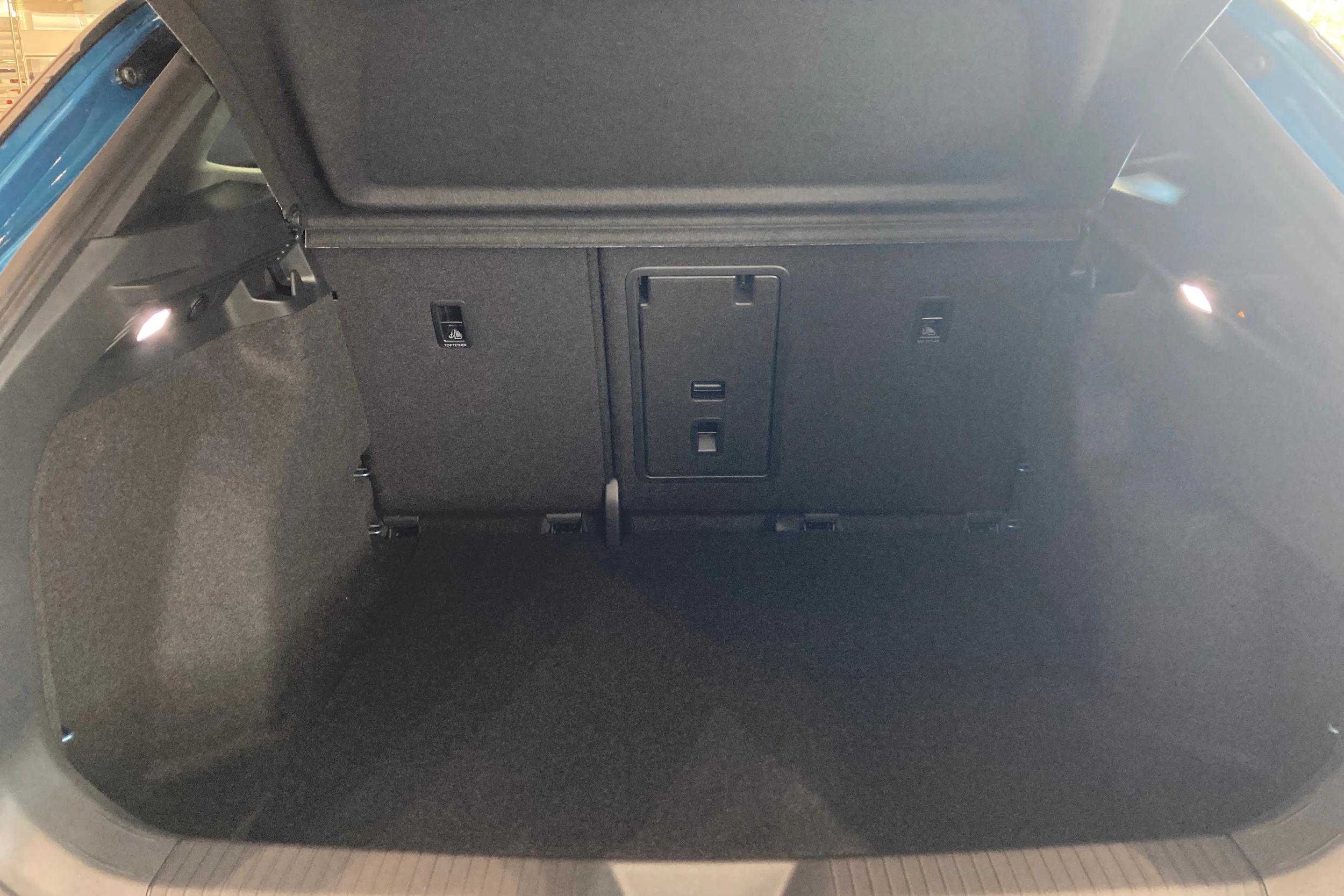met. sininen Volkswagen ID.4 2027 kuva 17.