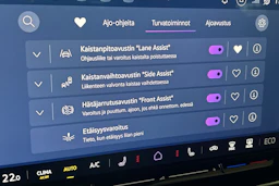 valkoinen Volkswagen ID.4 2027 kuva 17.