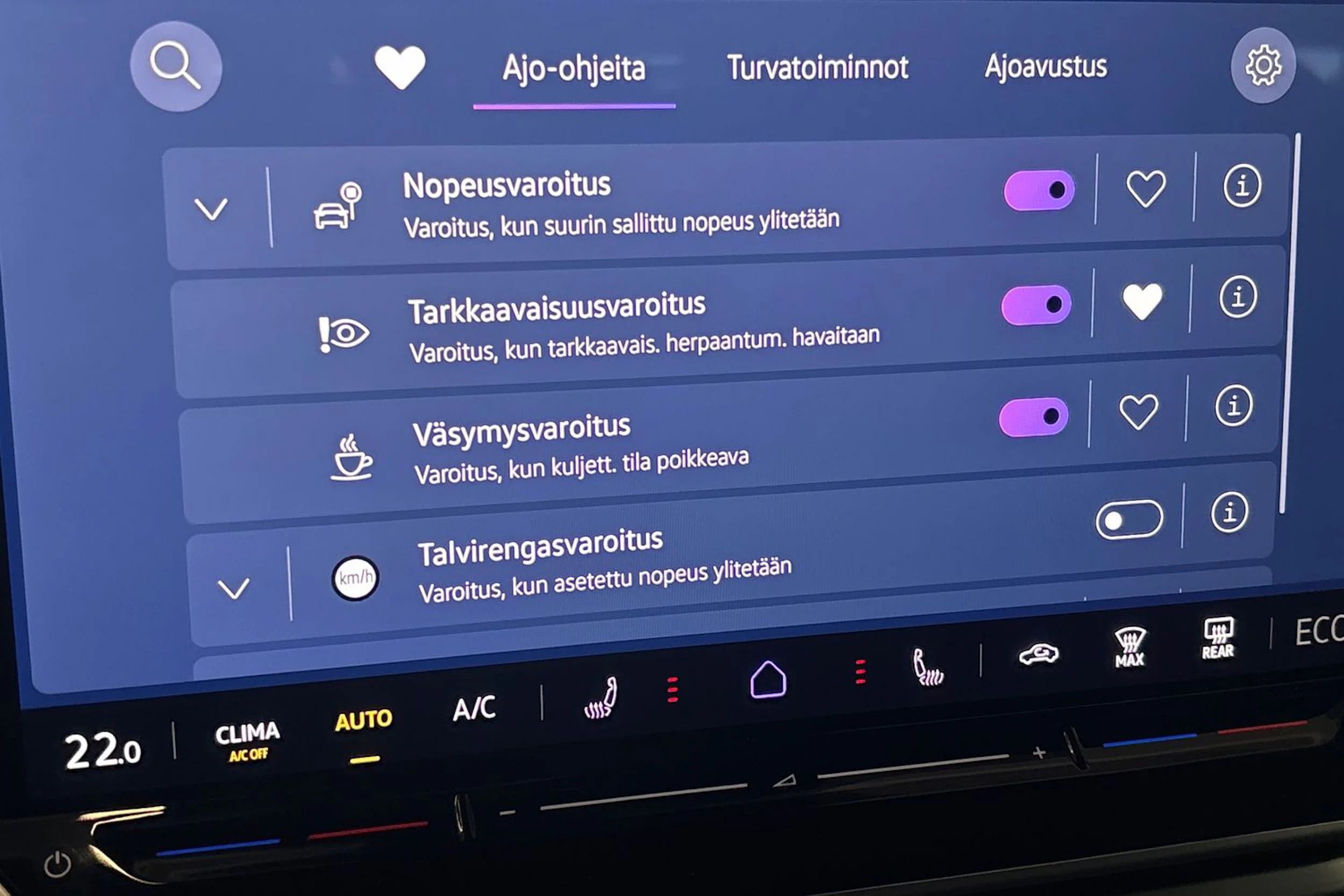 valkoinen Volkswagen ID.4 2027 kuva 18.