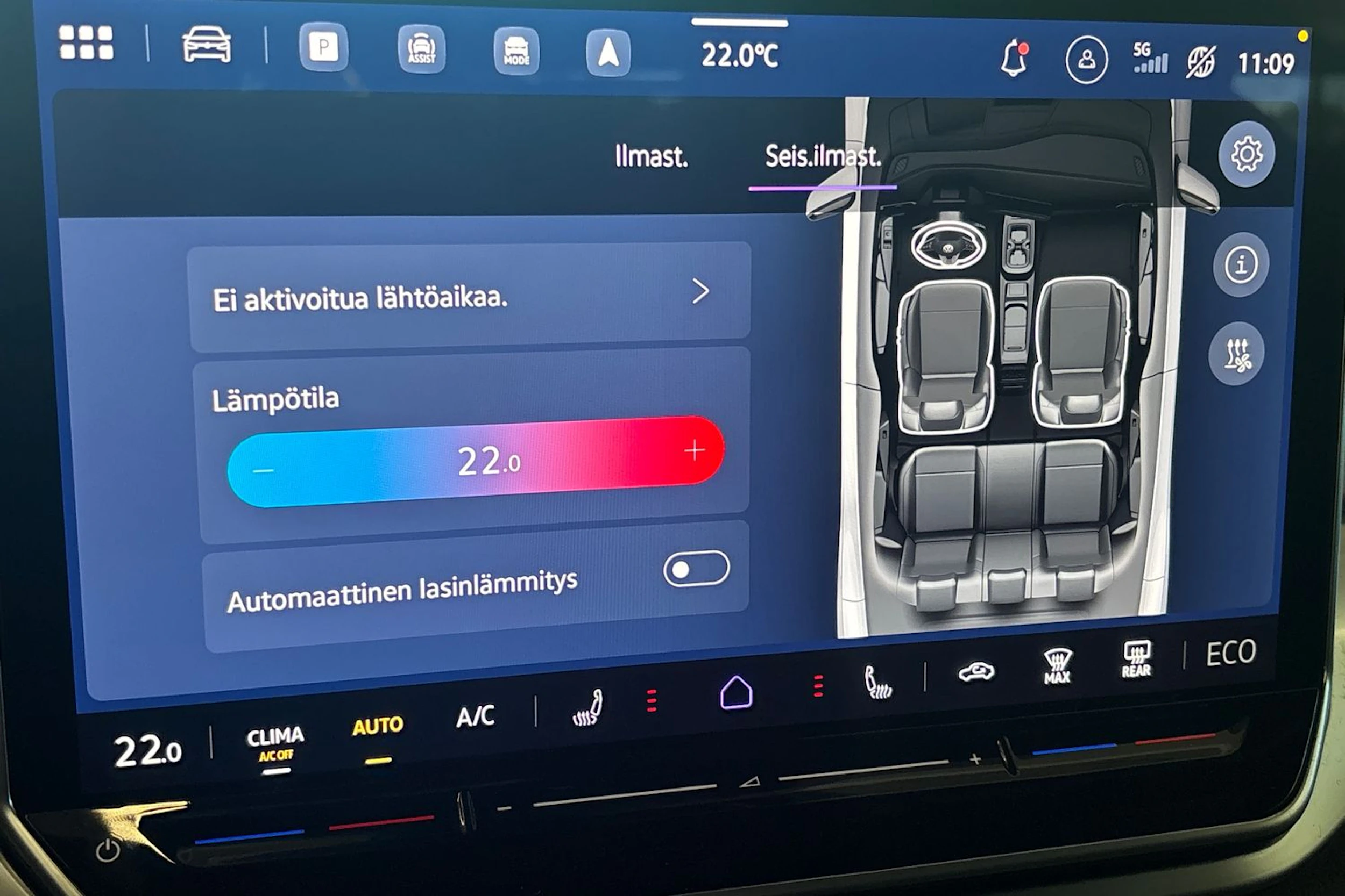valkoinen Volkswagen ID.4 2027 kuva 19.