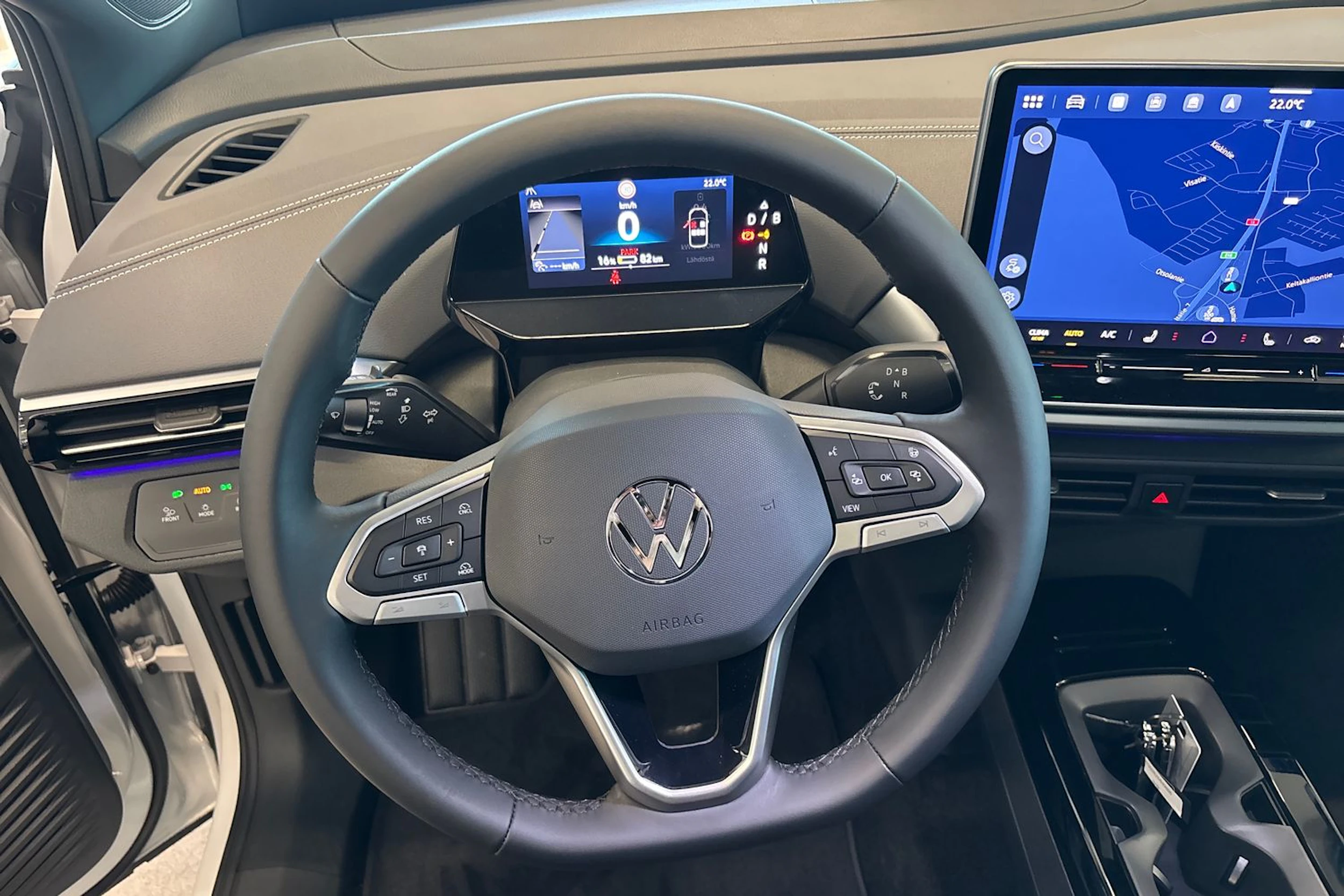 valkoinen Volkswagen ID.4 2027 kuva 31.