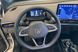 valkoinen Volkswagen ID.4 2027 kuva 31.