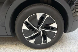 musta Volkswagen ID.4 2027 kuva 10.