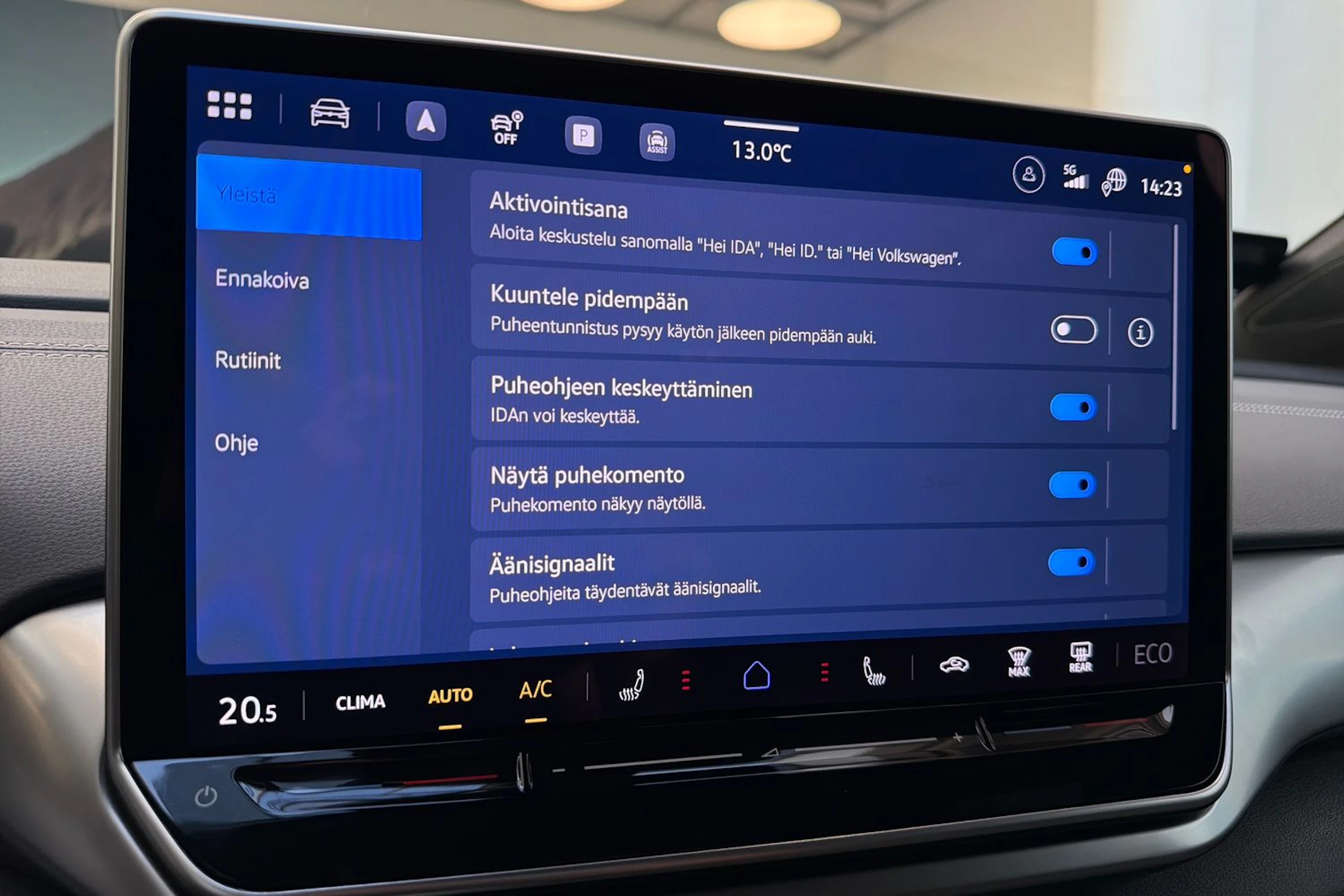 musta Volkswagen ID.4 2027 kuva 27.