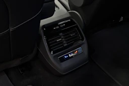 musta Volkswagen ID.4 2027 kuva 29.