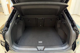 musta Volkswagen ID.4 2027 kuva 30.