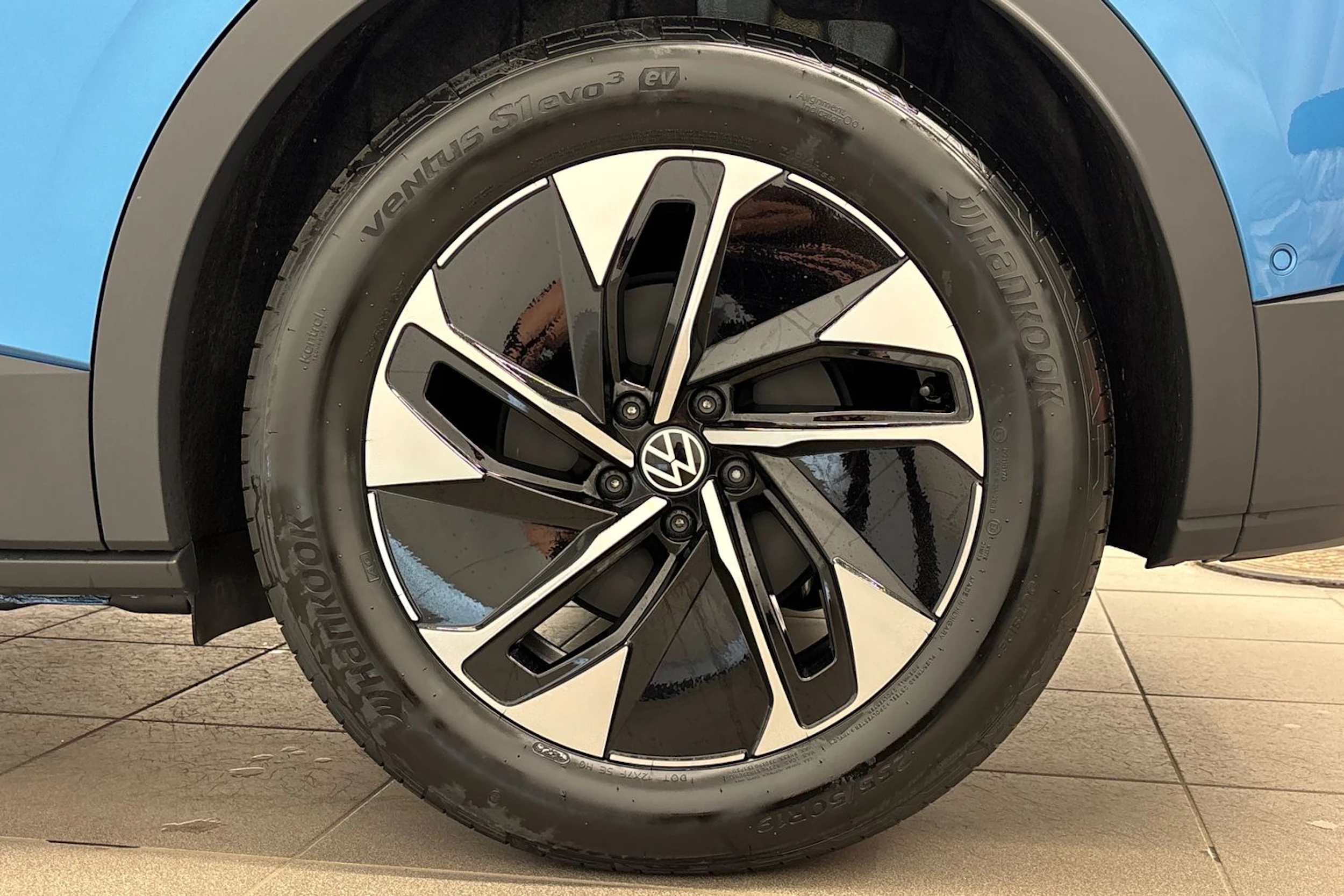 met. sininen Volkswagen ID.4 2027 kuva 10.