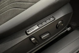 met. musta Volkswagen ID.4 2027 kuva 16.