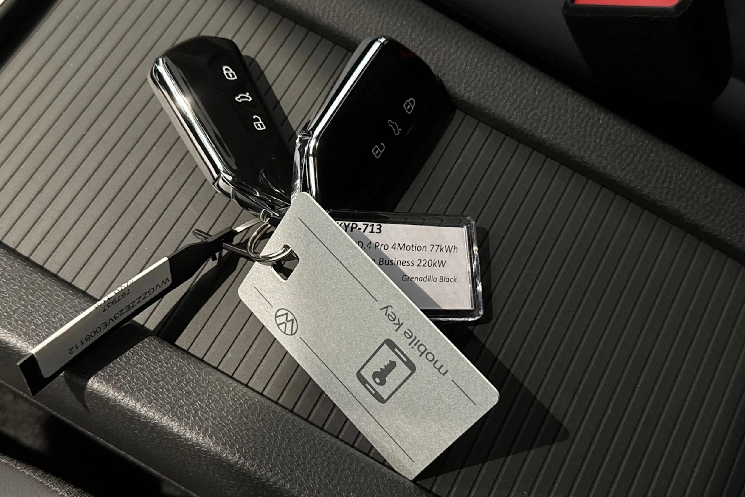 met. musta Volkswagen ID.4 2027 kuva 32.