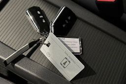 met. musta Volkswagen ID.4 2027 kuva 32.