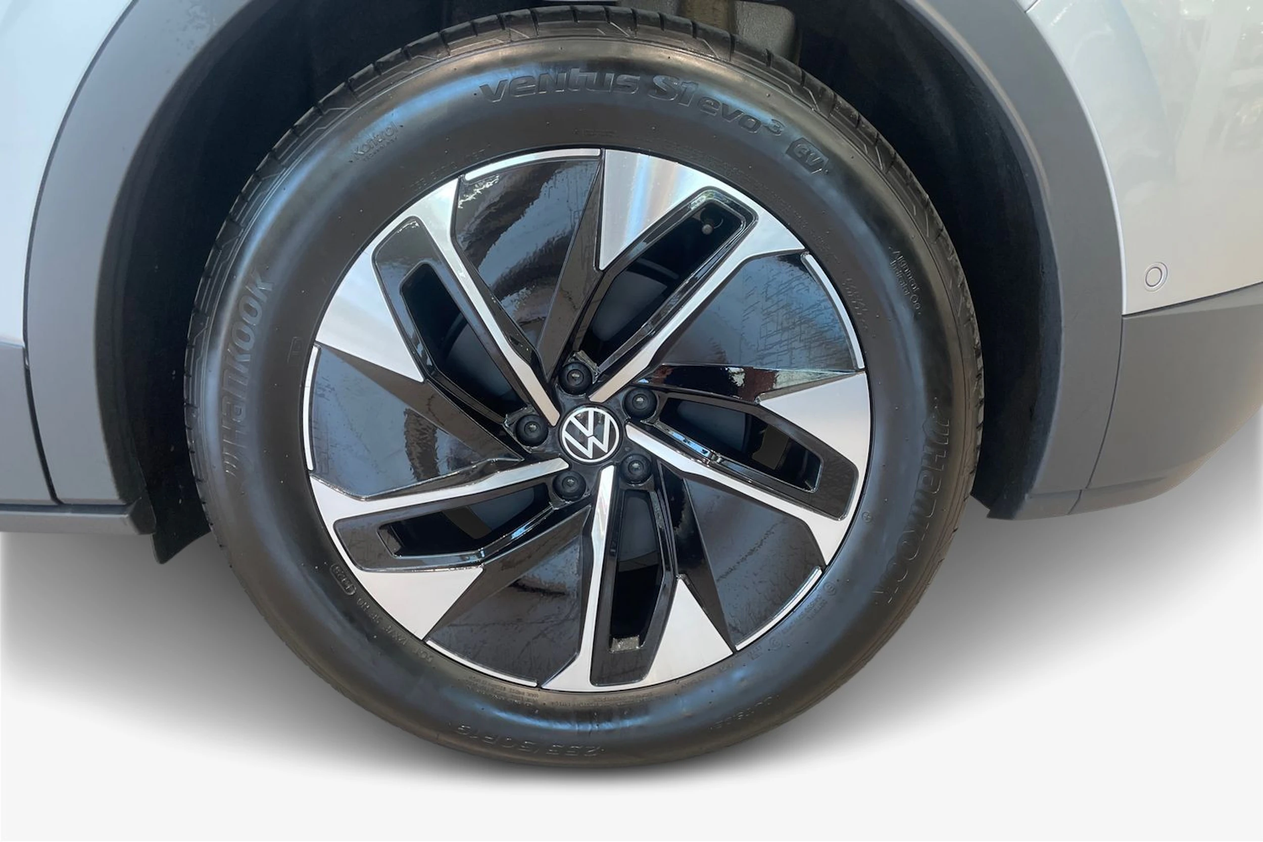 harmaa Volkswagen ID.4 2026 kuva 9.