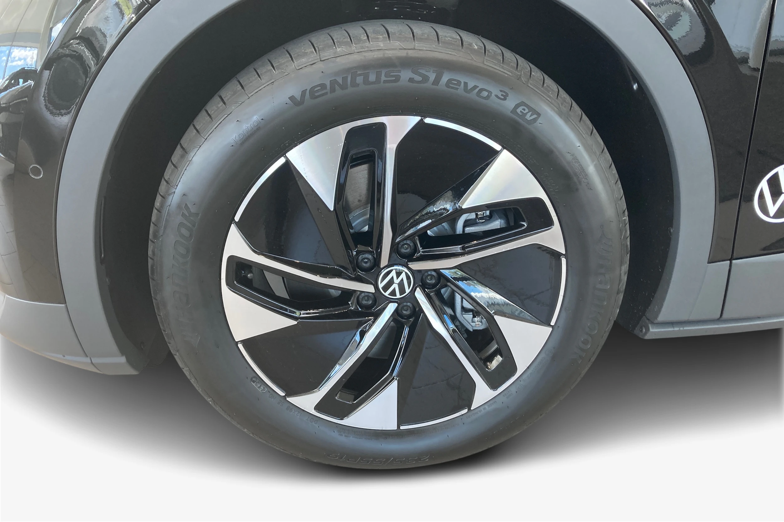 musta Volkswagen ID.4 2027 kuva 9.