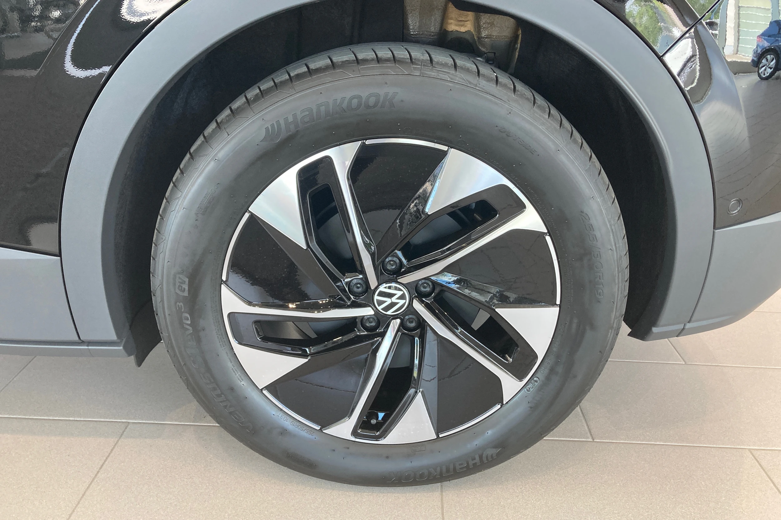 musta Volkswagen ID.4 2027 kuva 10.
