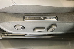 musta Volkswagen ID.4 2027 kuva 12.