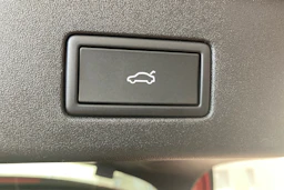 punainen Volkswagen ID.4 2027 kuva 22.
