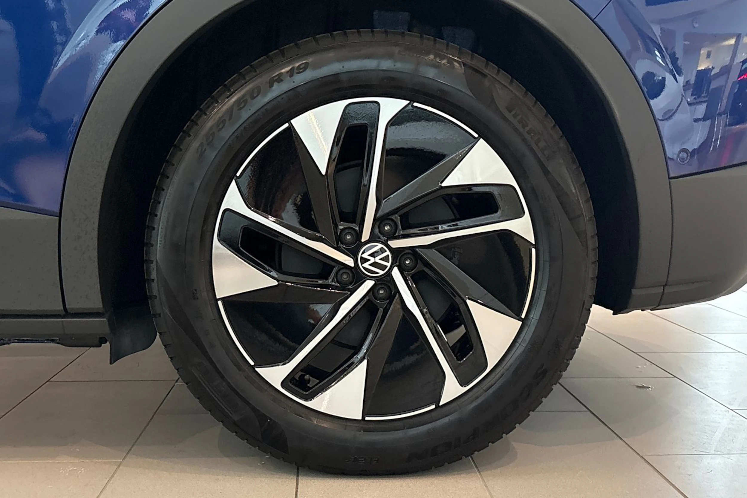 sininen Volkswagen ID.4 2027 kuva 10.