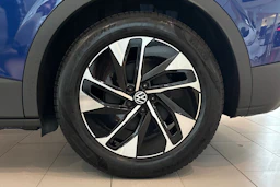 sininen Volkswagen ID.4 2027 kuva 10.