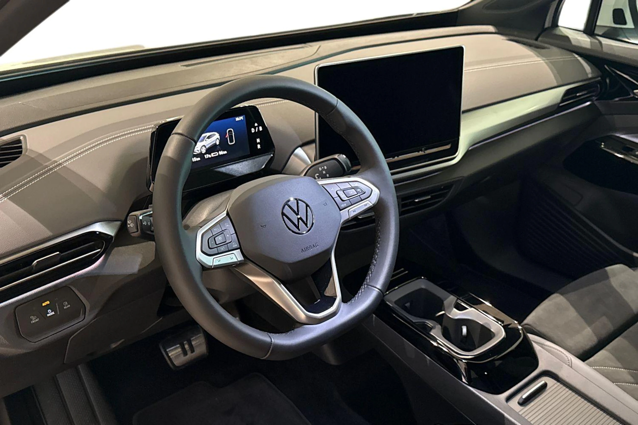 valkoinen Volkswagen ID.4 2027 kuva 6.