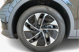 musta Volkswagen ID.4 2027 kuva 9.
