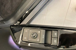 musta Volkswagen ID.4 2027 kuva 11.