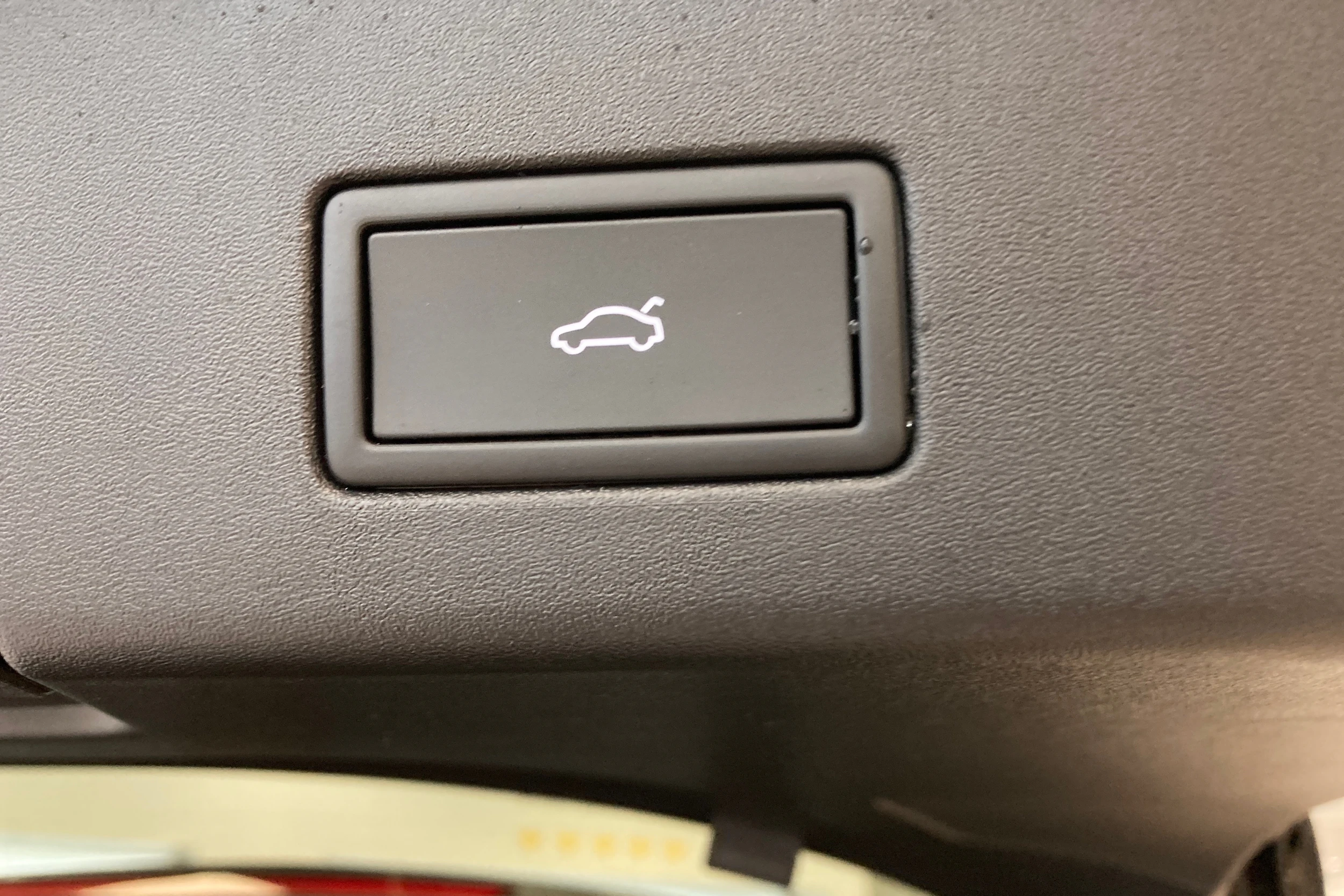 musta Volkswagen ID.4 2027 kuva 18.