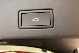 musta Volkswagen ID.4 2027 kuva 18.