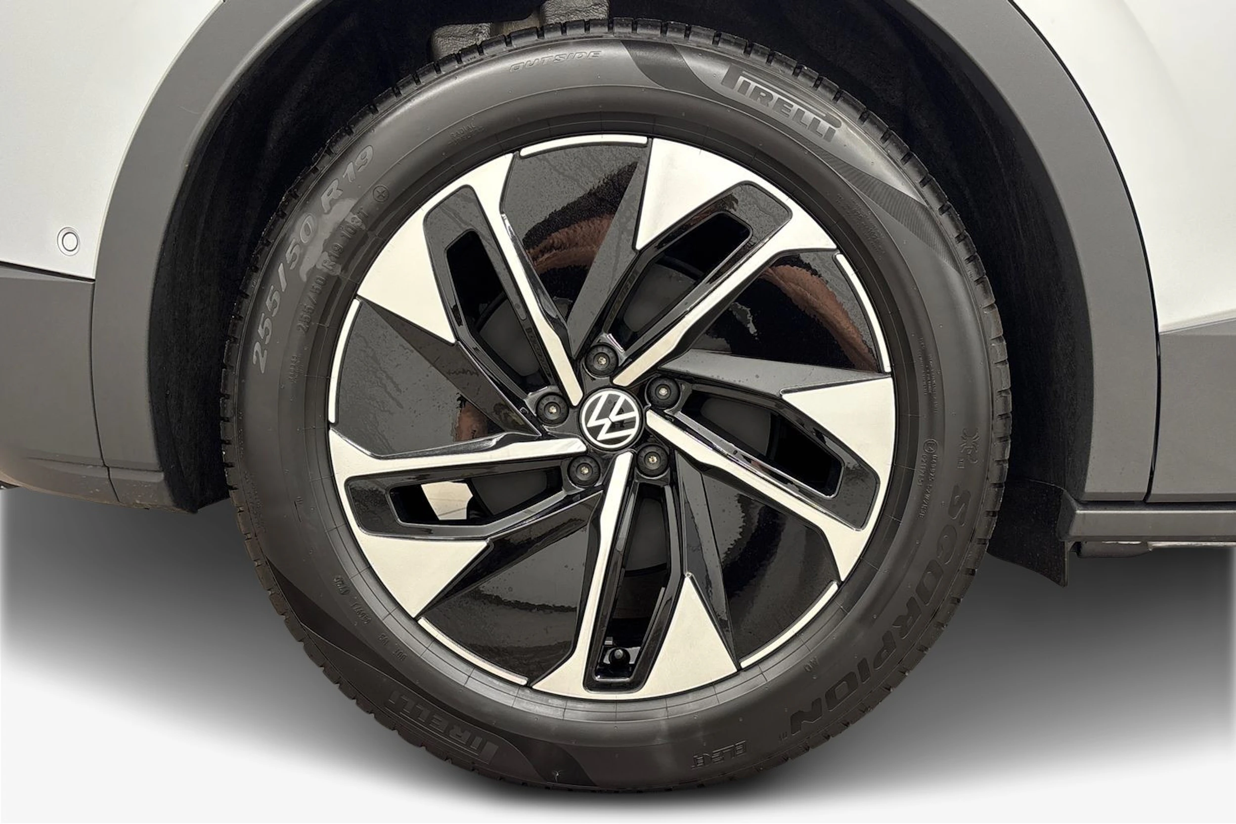 met. harmaa Volkswagen ID.4 2027 kuva 9.