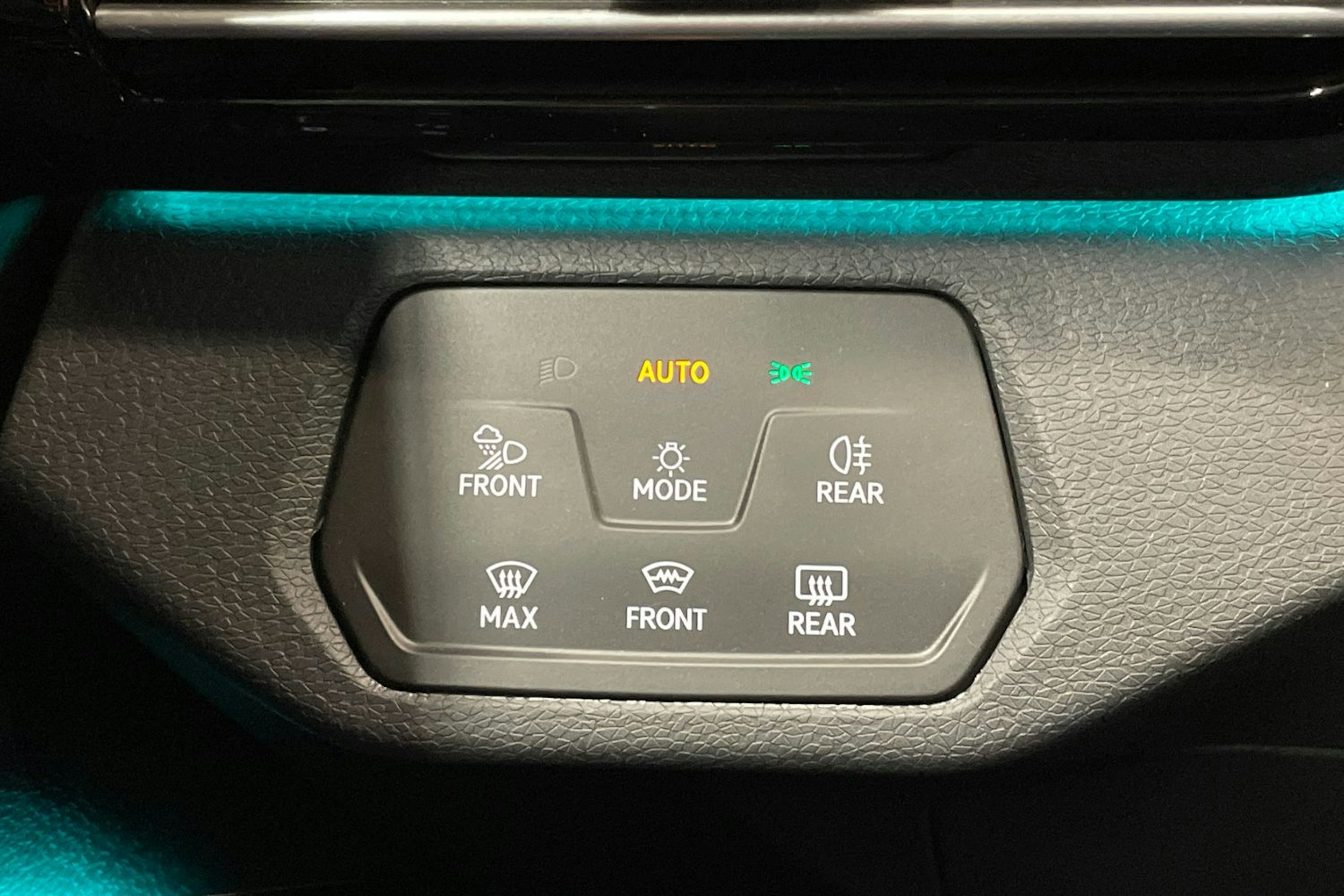 Musta Volkswagen ID.4 GTX 250KW 2025 kuva 24.