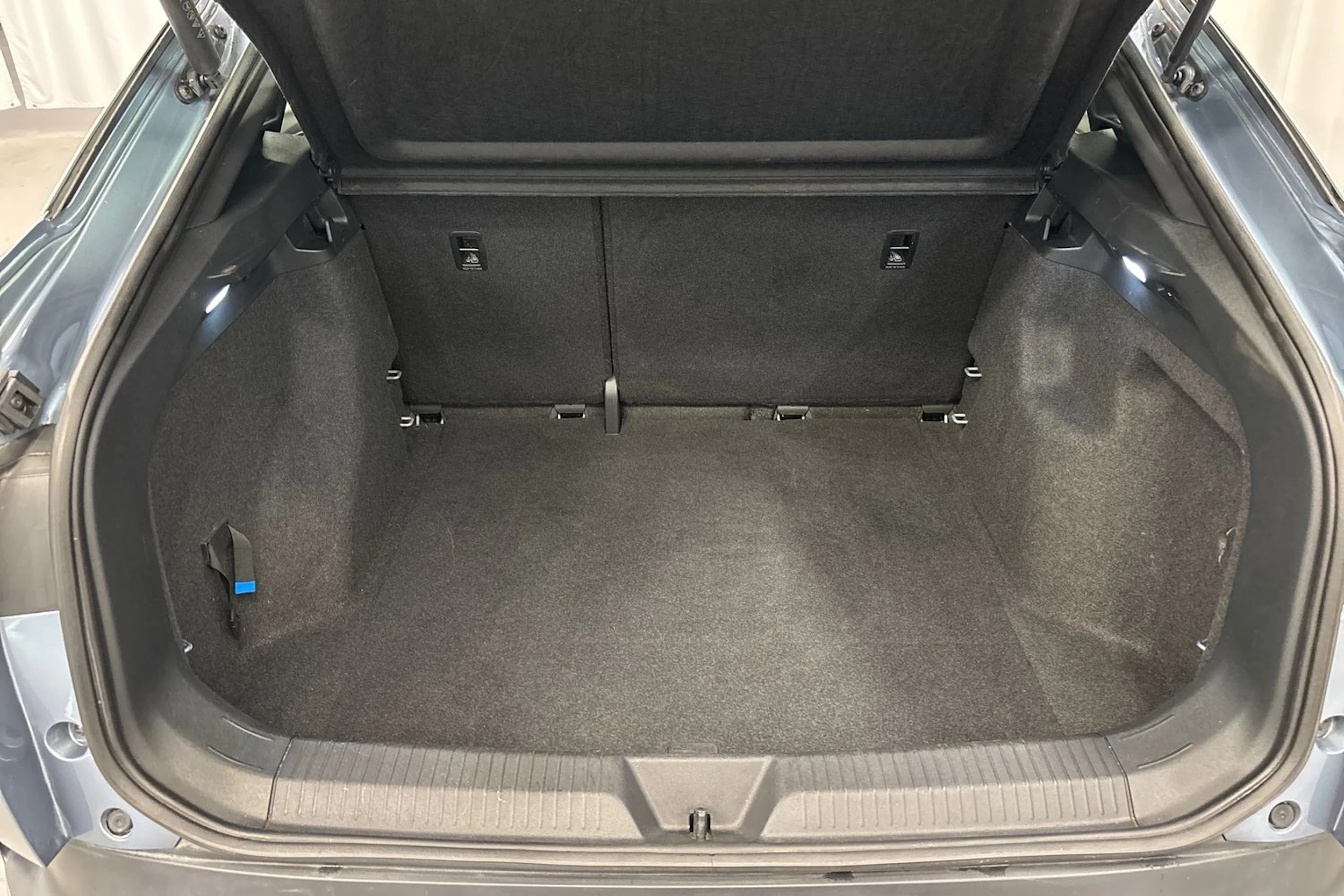 sininen Volkswagen ID.5 2022 kuva 13.