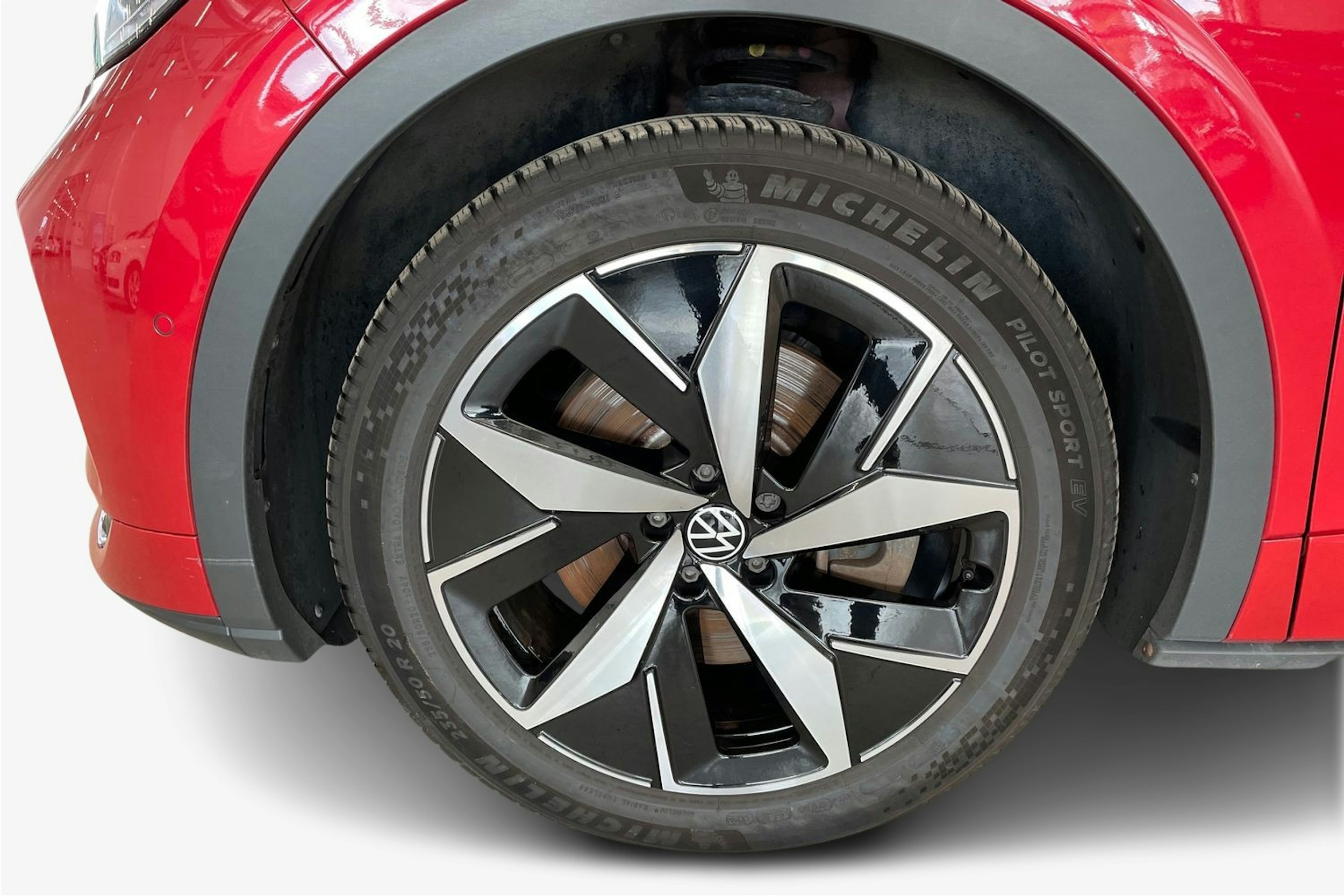 punainen Volkswagen ID.5 2022 kuva 9.