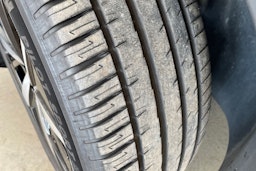 punainen Volkswagen ID.5 2022 kuva 10.