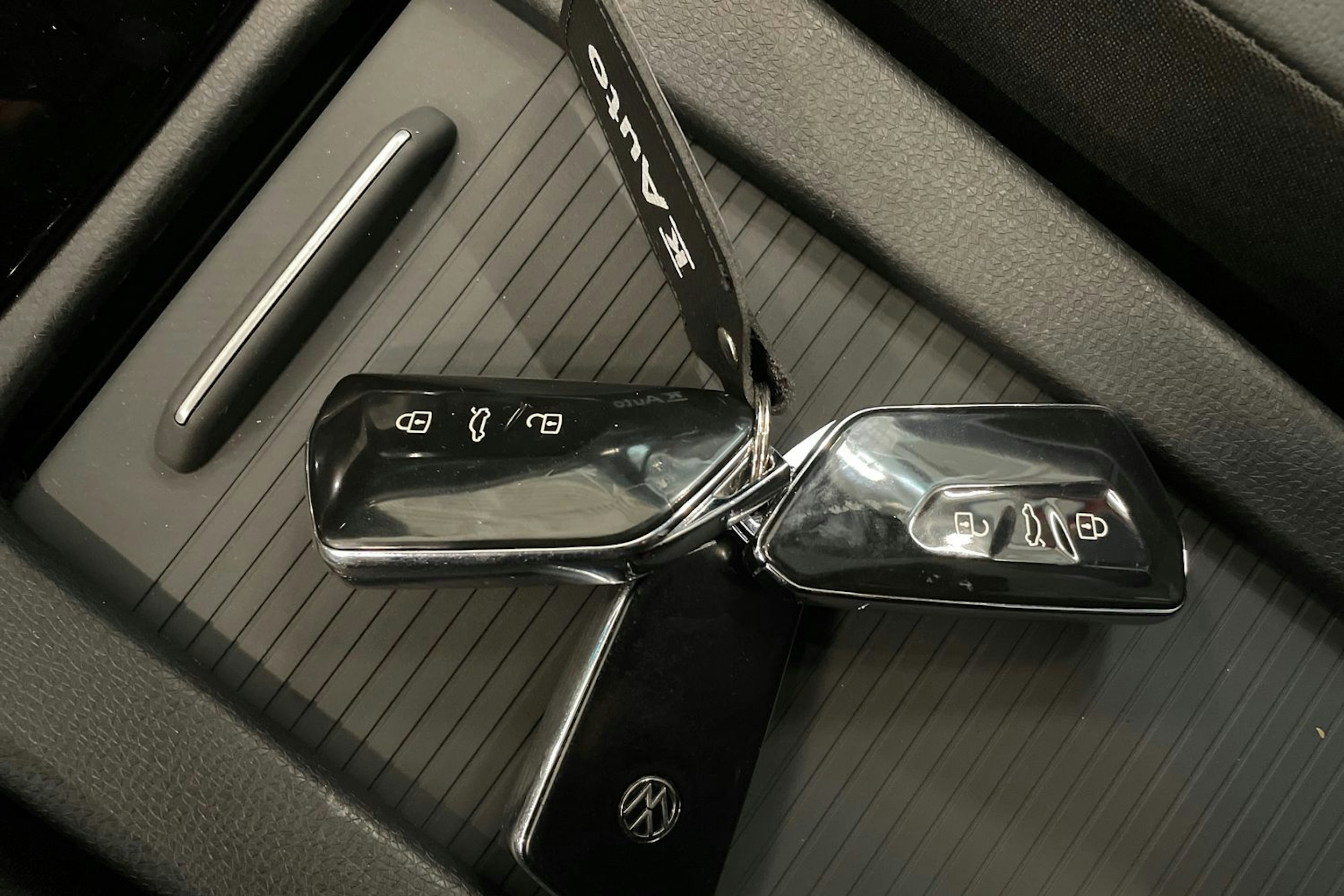 punainen Volkswagen ID.5 2022 kuva 31.
