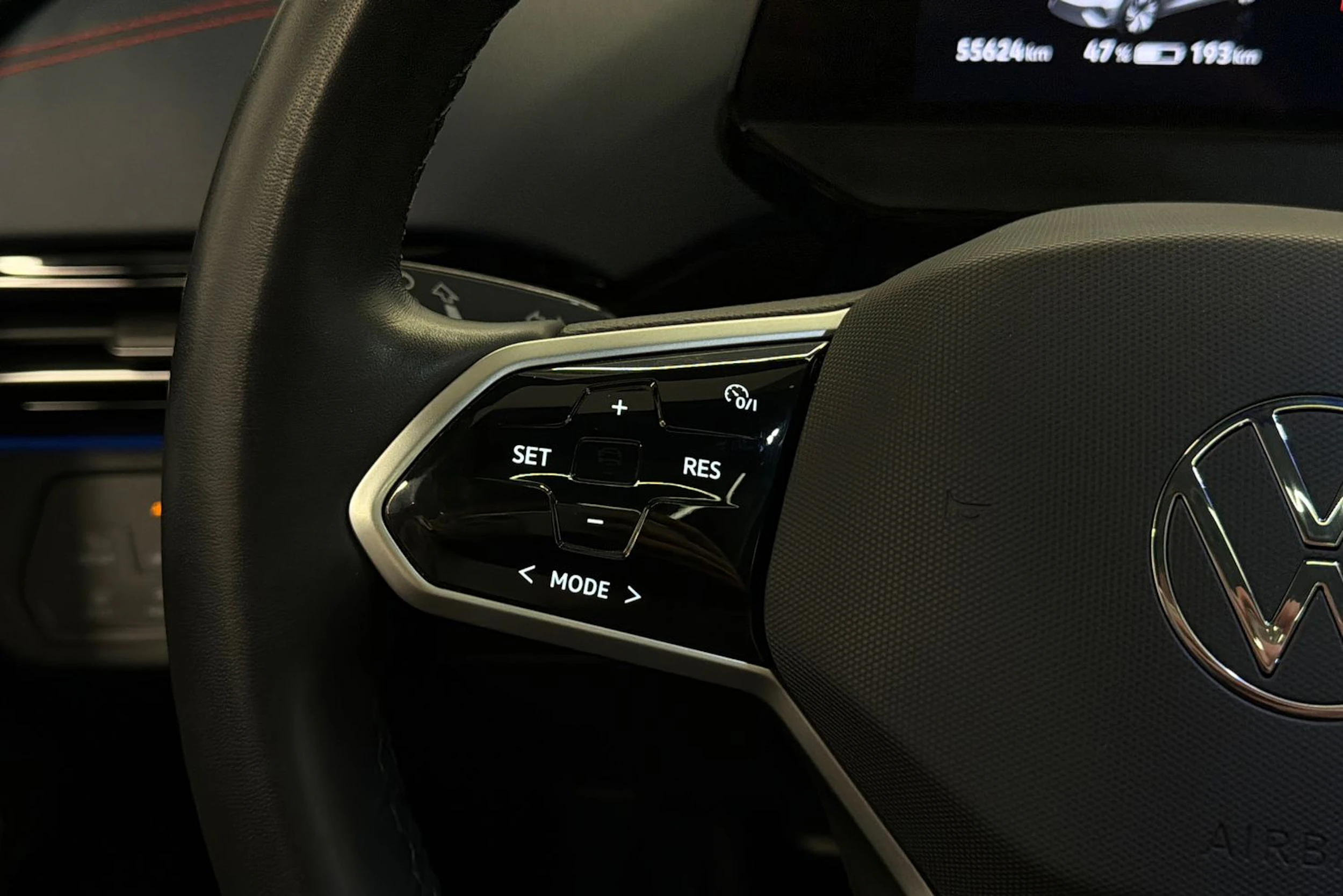 punainen Volkswagen ID.5 2022 kuva 13.