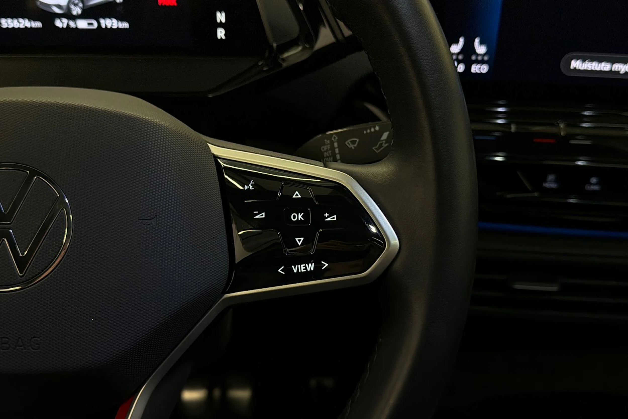 punainen Volkswagen ID.5 2022 kuva 14.