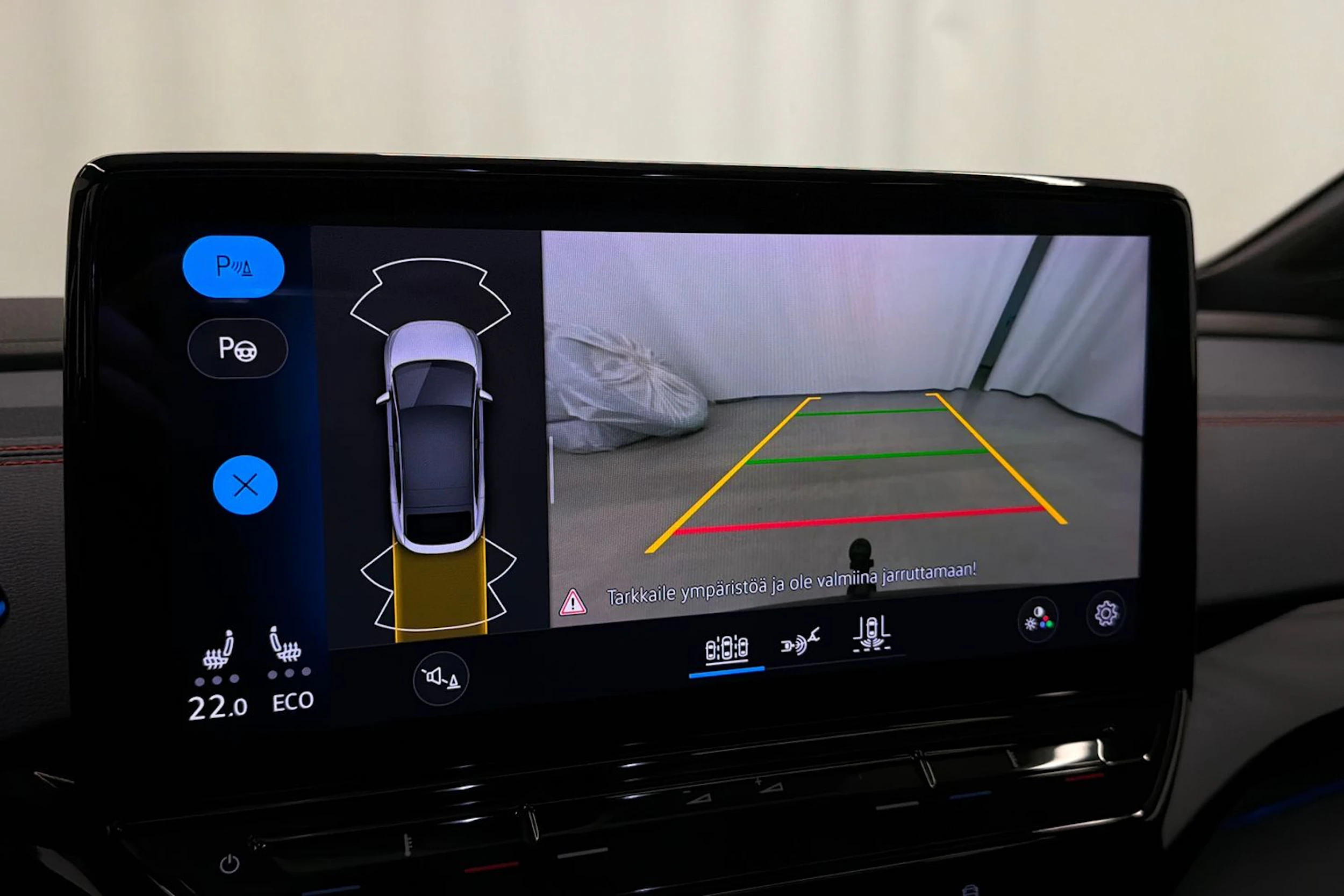 punainen Volkswagen ID.5 2022 kuva 22.