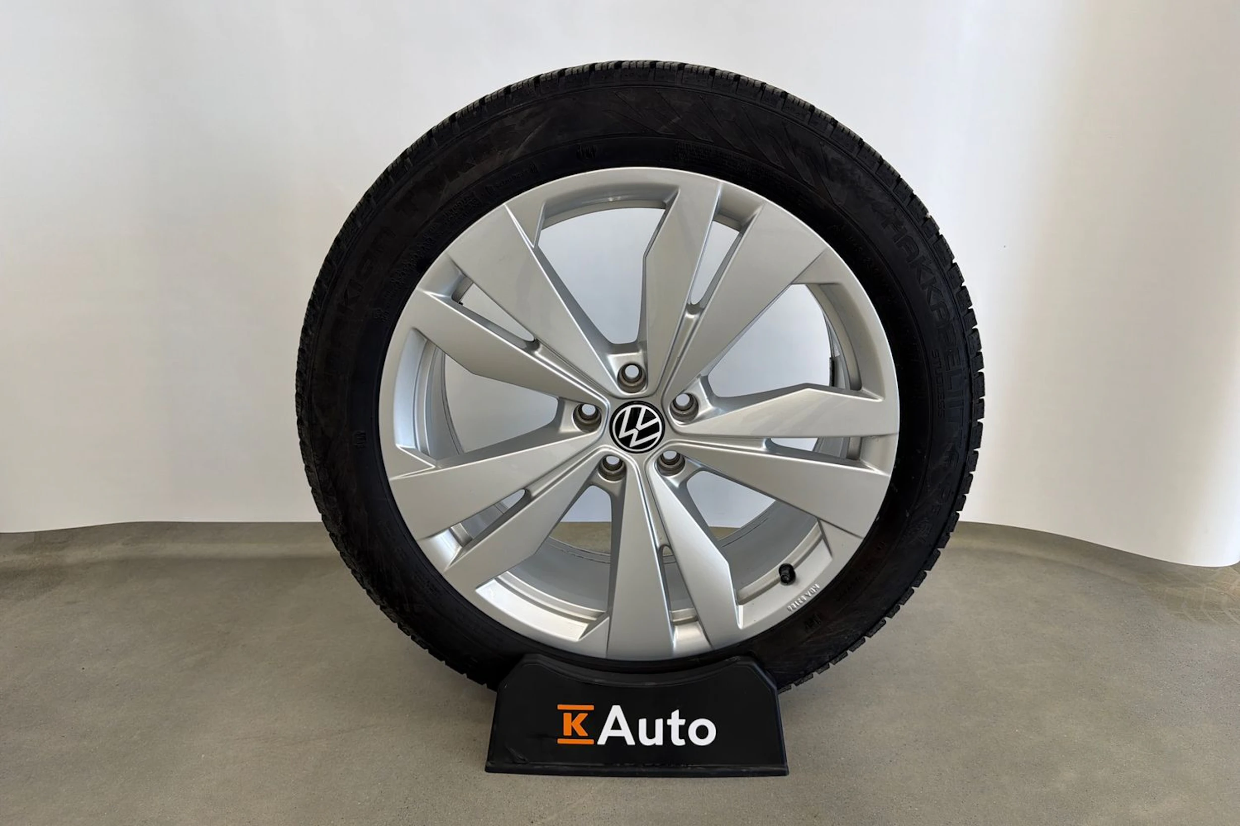 punainen Volkswagen ID.5 2022 kuva 26.