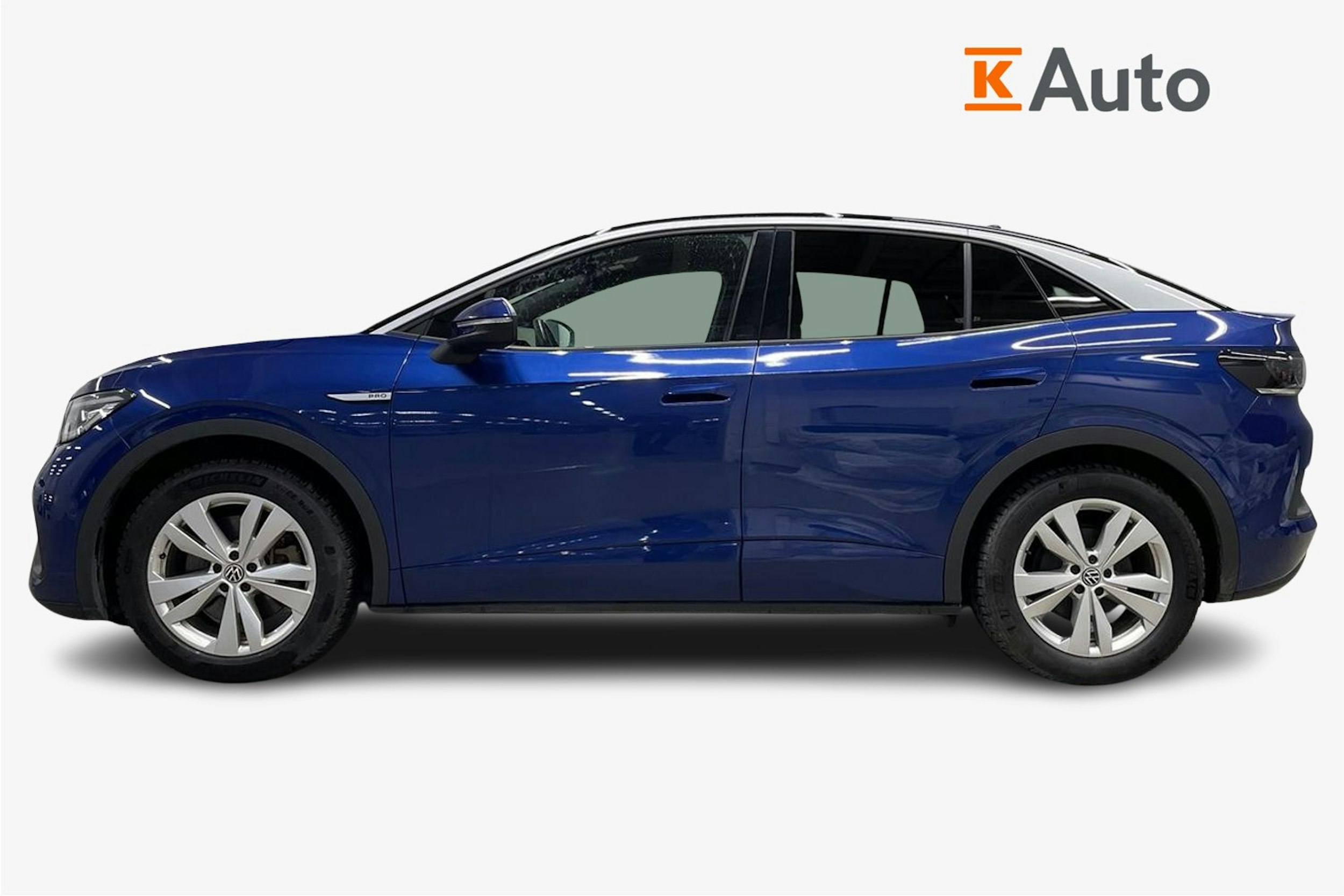 sininen Volkswagen ID.5 2022 kuva 6.