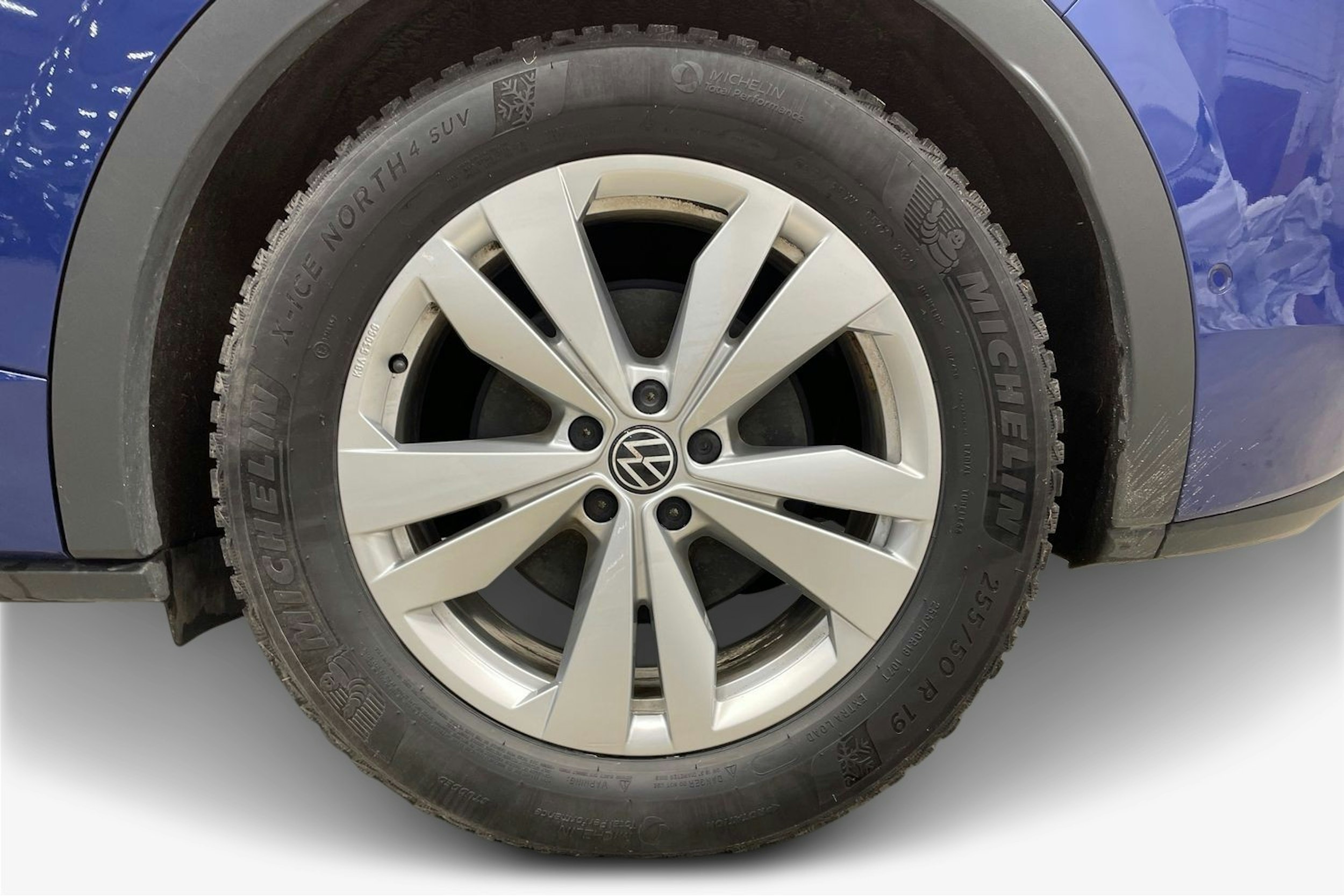 sininen Volkswagen ID.5 2022 kuva 11.