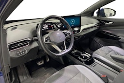 sininen Volkswagen ID.5 2022 kuva 7.