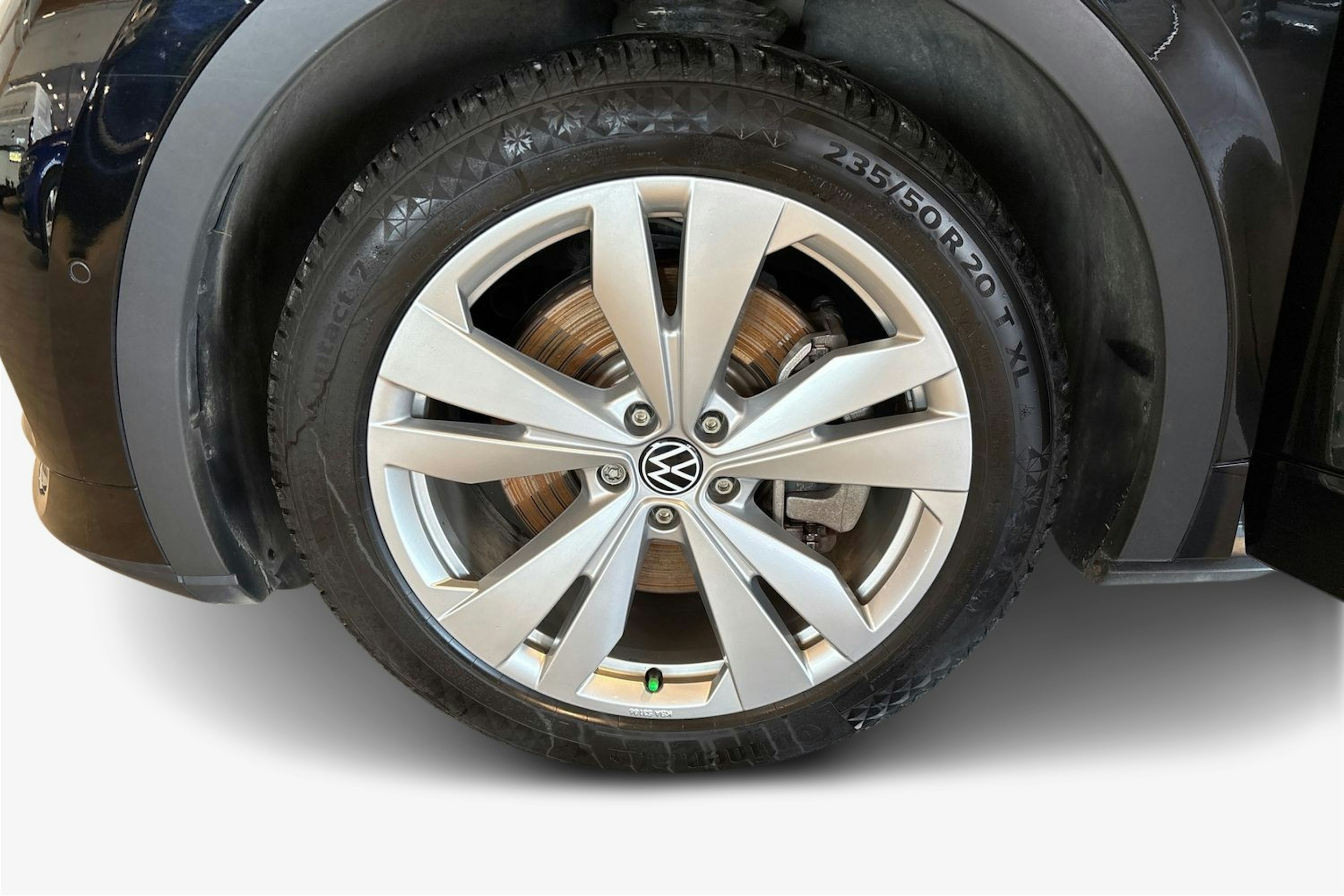 Valkoinen Volkswagen ID.5 2022 kuva 11.