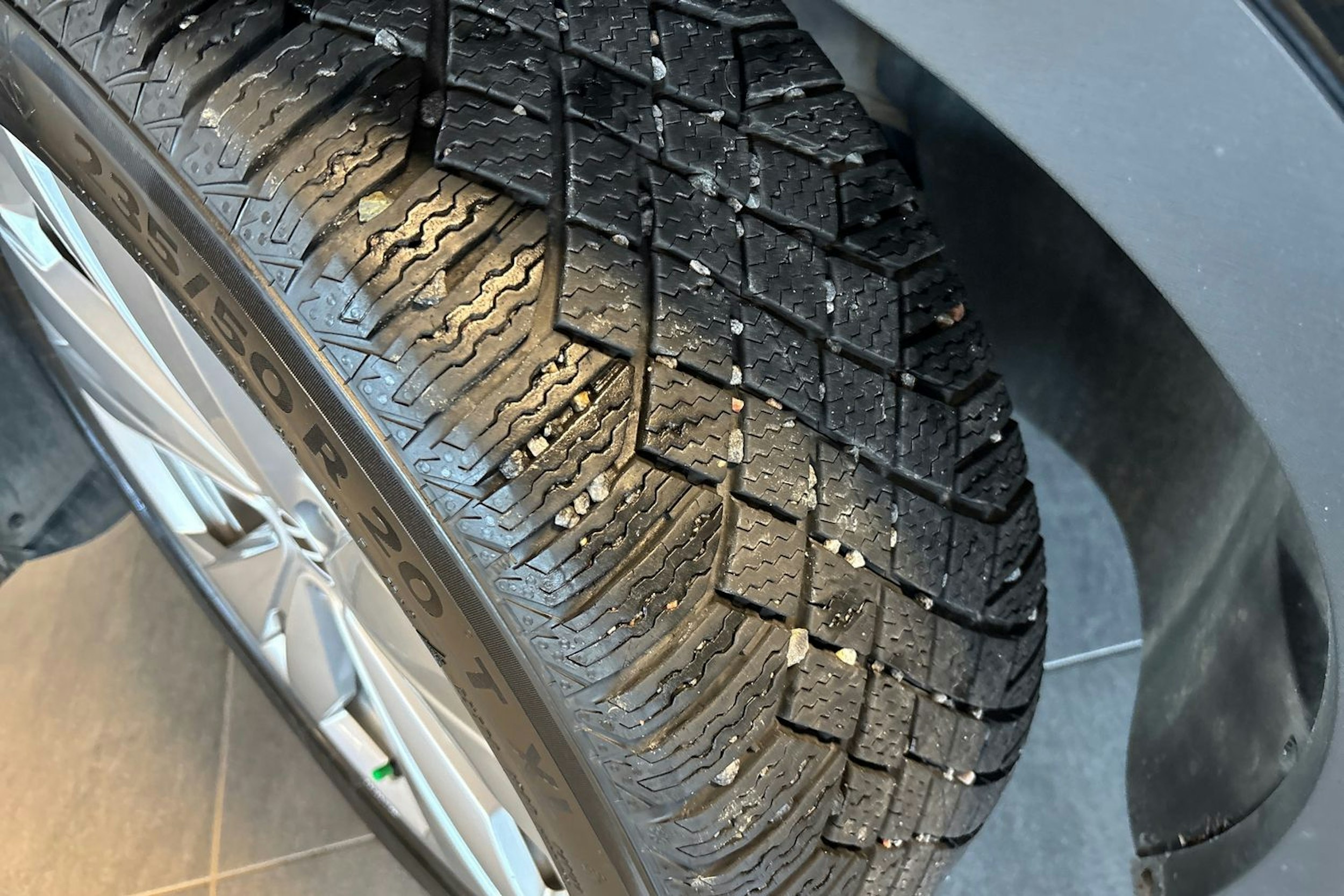 Valkoinen Volkswagen ID.5 2022 kuva 13.